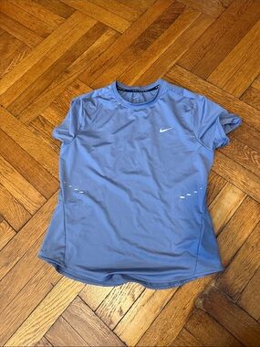 Nike Swift Light Purple/Lilac Short Sleeve Performance Tee
